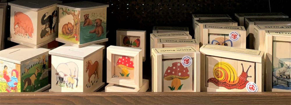 Foto: Zoo Zürich, Ulrike Frey Holzspiele von Atelier Fischer im Zooshop.