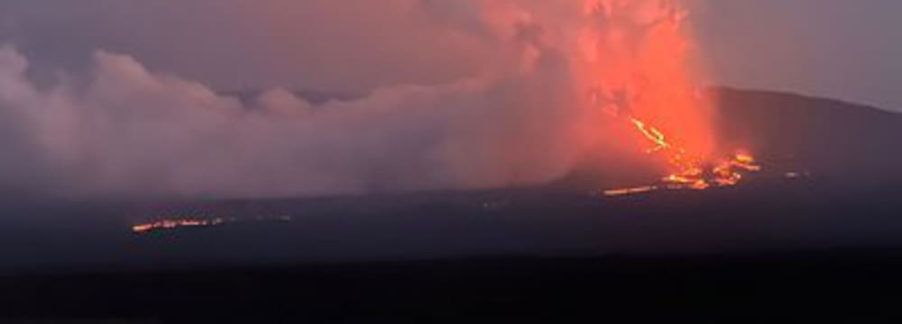 Erneuter Vulkanausbruck auf der Insel-Fernandina