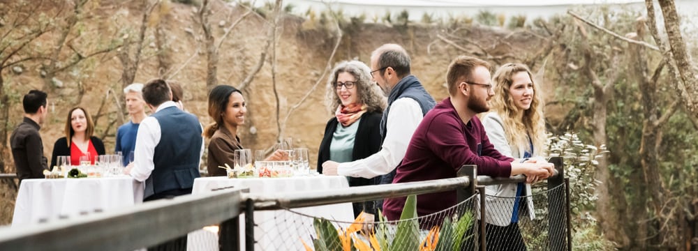 Foto: Zoo Zürich, Goran Basic Apéro im Giraffenhaus der Lewa Savanne des Zoo Zürich.