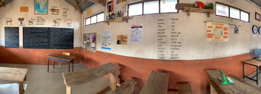 Panorama-Aufnahme der Schule im Lewa-Dorf.