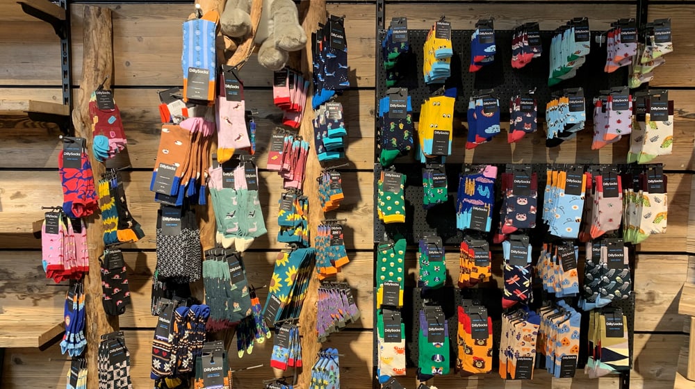 Auslage im Zooshop mit Dilly-Socken.
