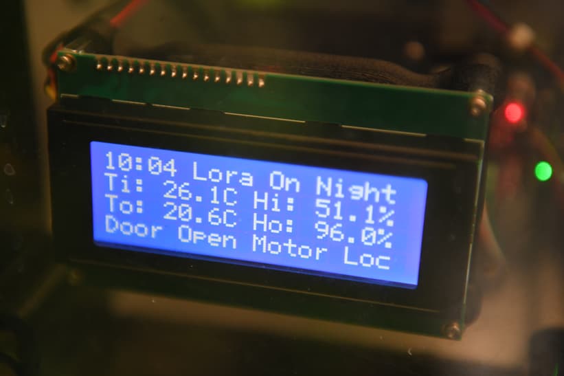 Anzeige für Temperatur und Luftfeuchtigkeit am Prototyp.