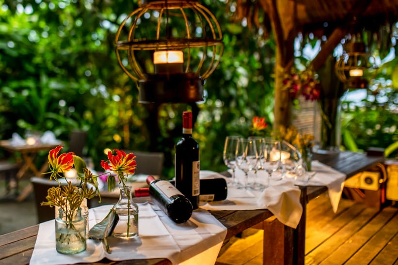 Stimmungsbild der Mora-Mora Bar im Masoala Regenwald des Zoo Zürich.