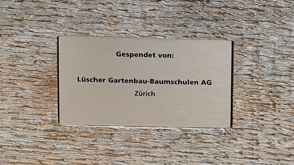 Plakette für eine Spendenbank im Zoo Zürich