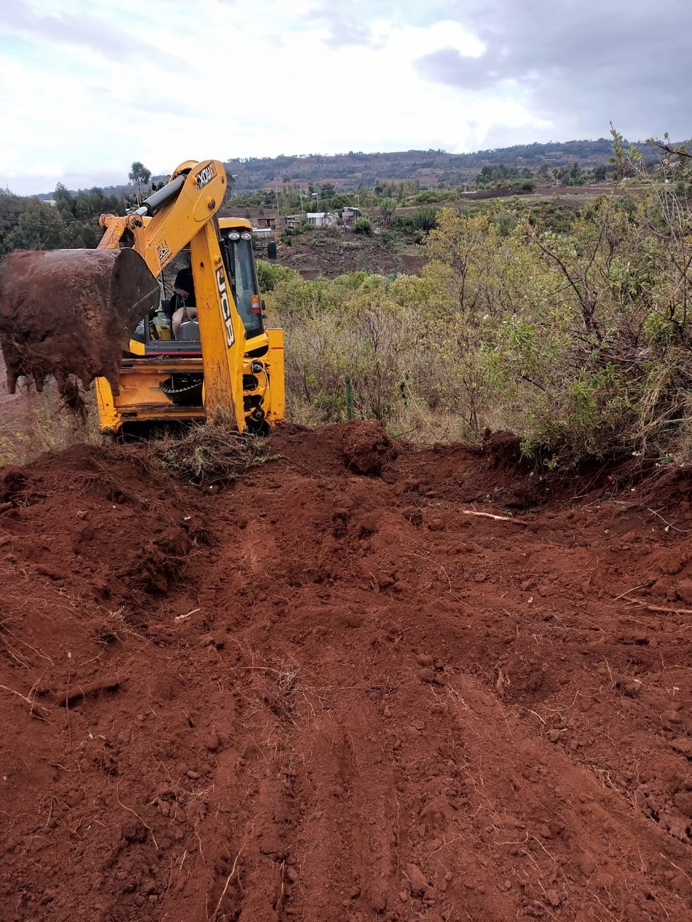 Foto: Lewa Wildlife Conservancy Bauarbeiten für das Subuiga-Staudammprojekt in Kenia.