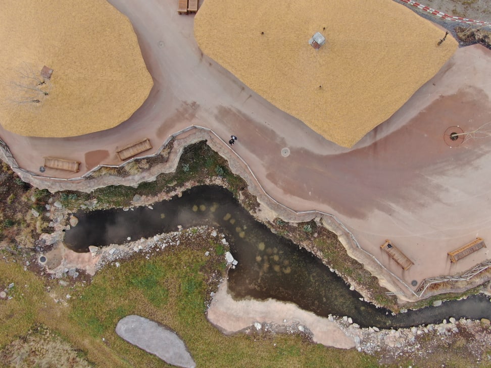 Wasserloch in der Lewa Savanne im Januar 2020.