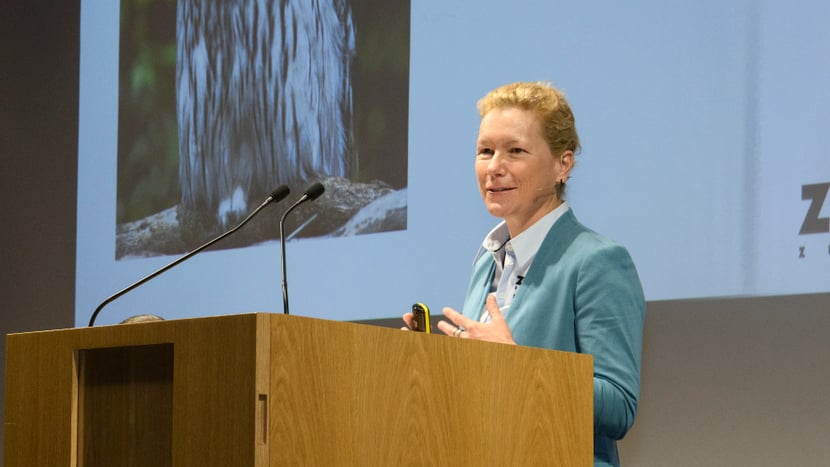 Foto: Zoo Zürich, Martin Bauert Susanne Mader, Leiterin Finanzen & Controlling Zoo Zürich, an der Aktionariatsinformationsveranstaltung 2022 im Careum.