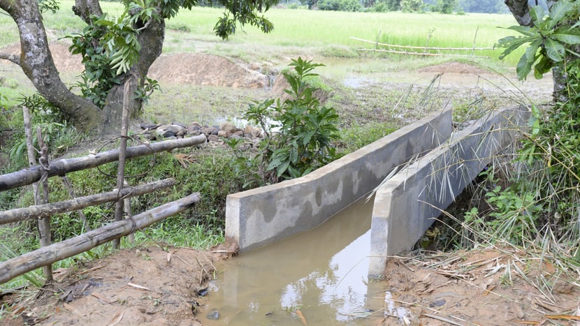 Ein Wasserkanal zum Reisanbau auf Madagaskar.