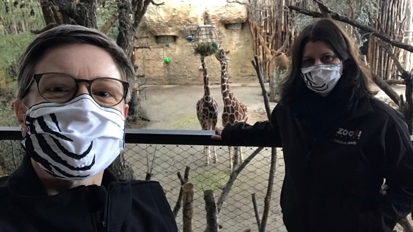 Nicole Schnyder (l.) mit Cordula Galeffi und Giraffendamen.