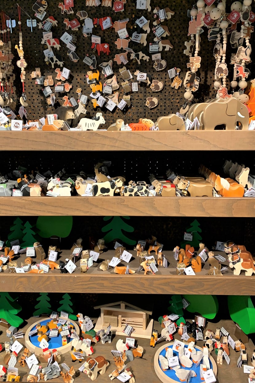 Holztiere von Trauffer im Zooshop.