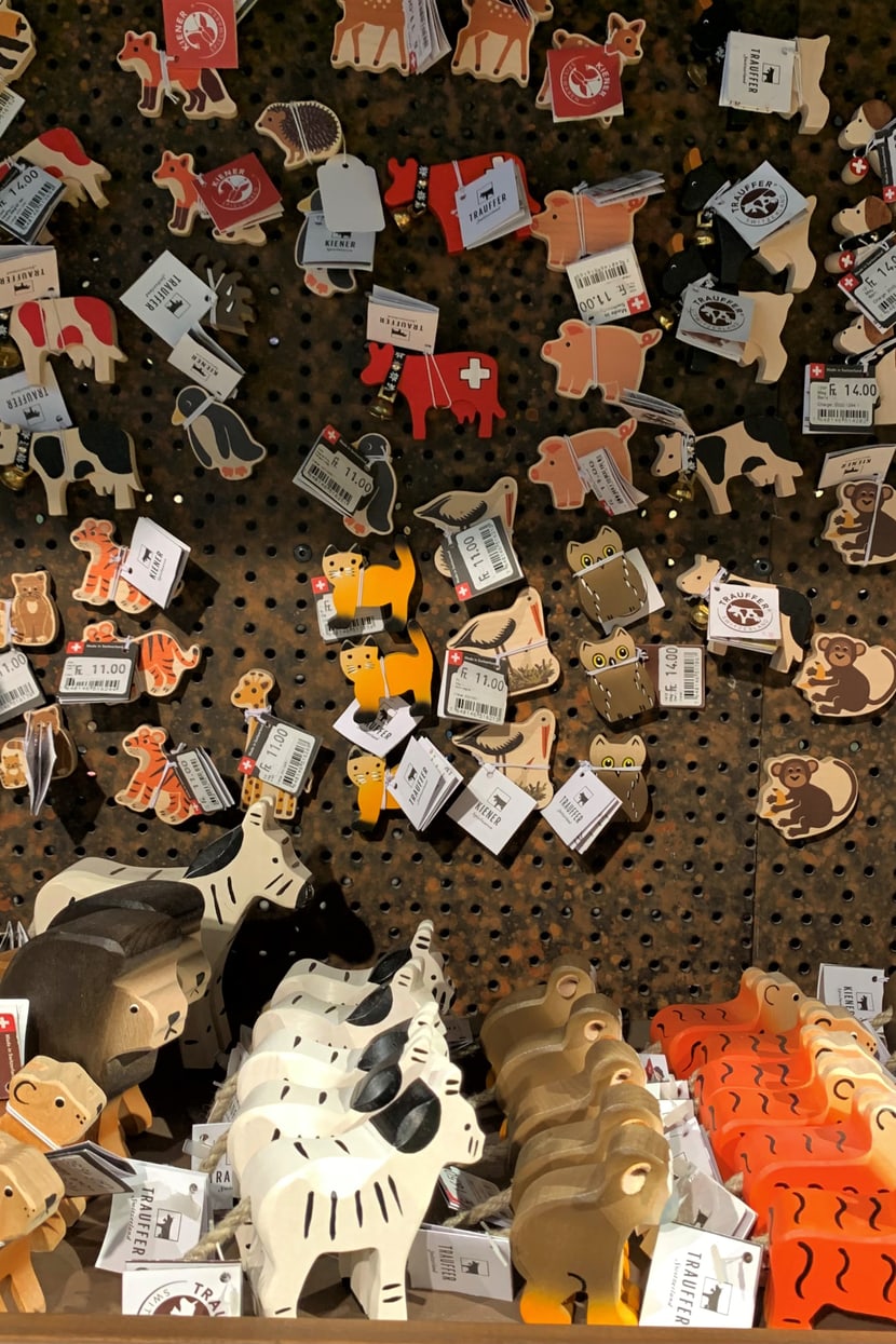 Holztiere von Trauffer im Zooshop.