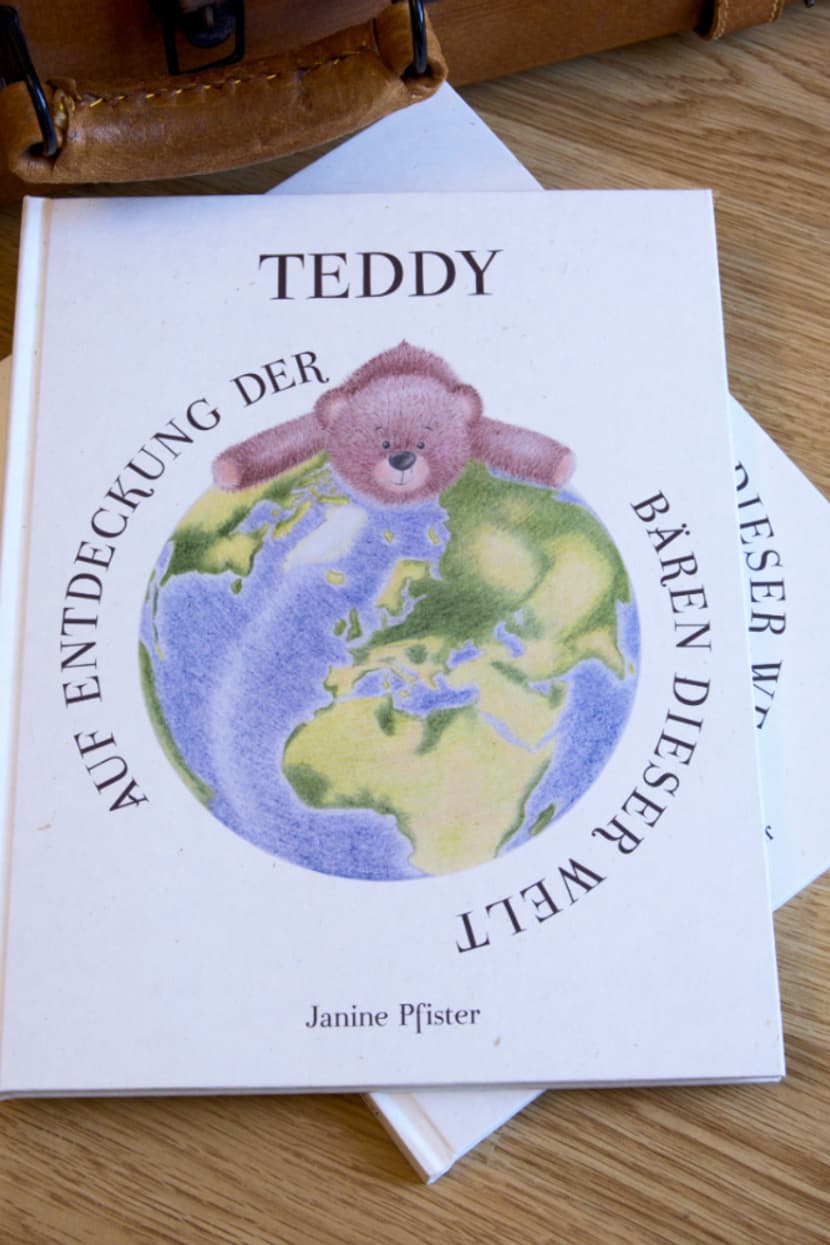 Foto: zvg Produktbild des Buchs «Teddy auf Entdeckung der Bären dieser Welt».